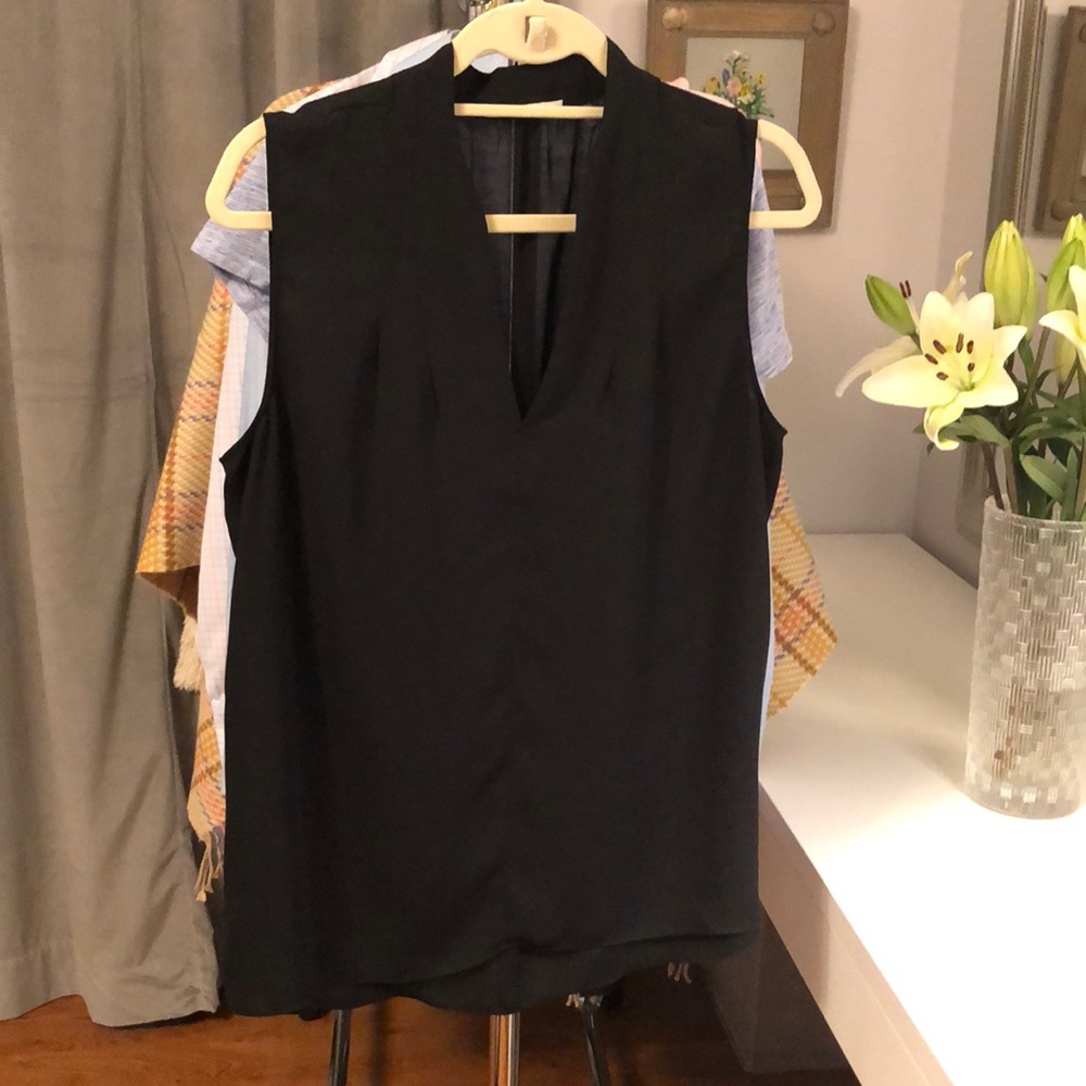 Black T Tahari Shell